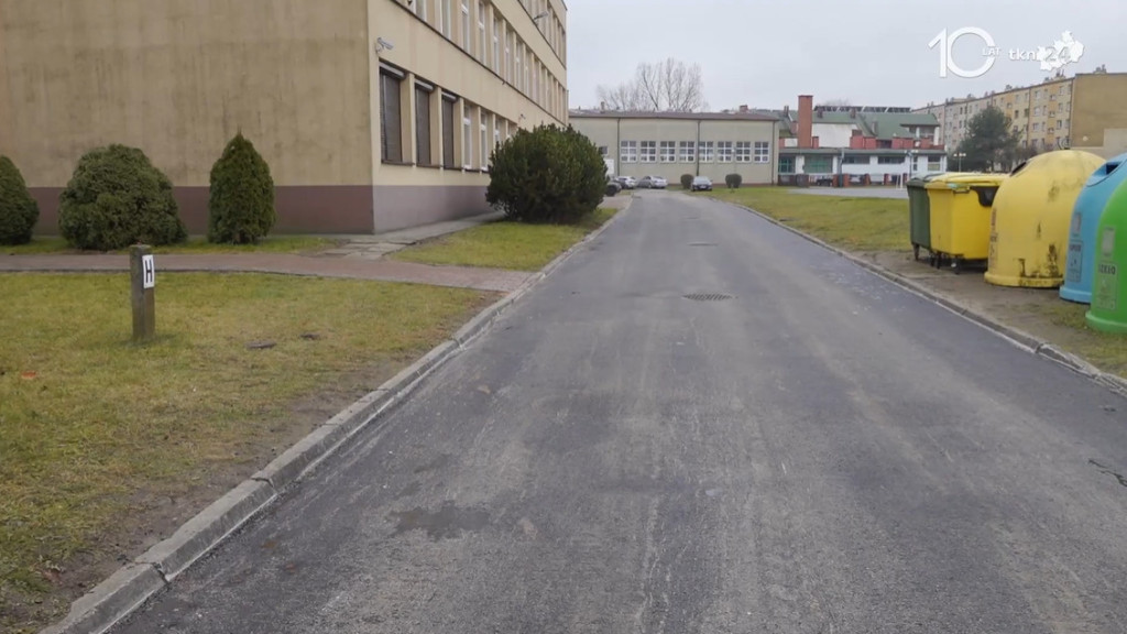 Gmina odnowiła drogę wewnętrzną przy Szkole Podstawowej nr 1 w Końskich [wideo, zdjęcia]