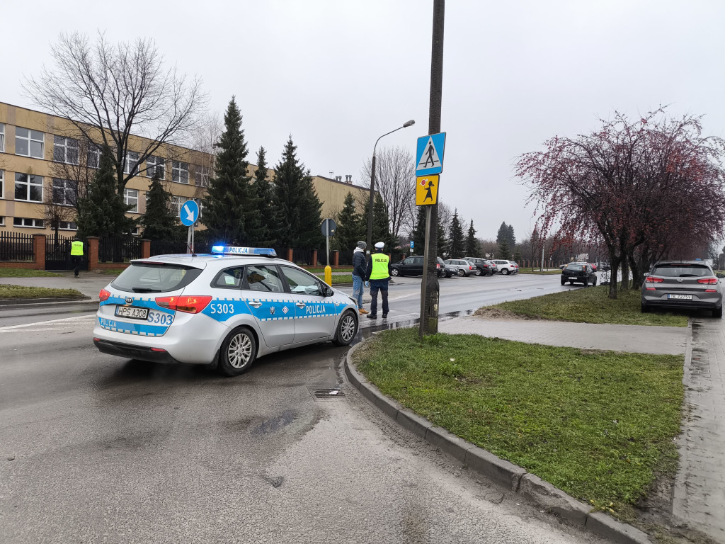 Końskie: Kobieta potrącona na pasach. Trafiła do szpitala