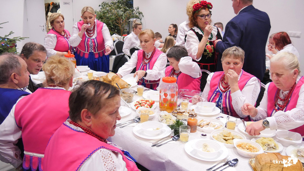 Końskie: Gospodynie wiejskie spotkały się na wspólnej wigilii. Obszerna relacja wideo