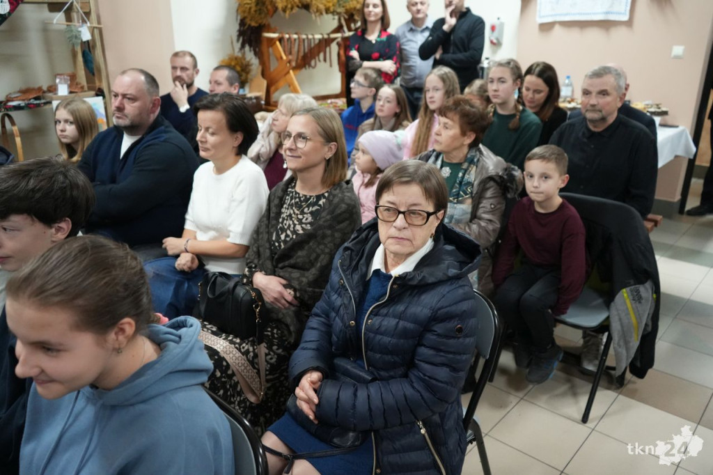 Młodzi Strażnicy Tradycji zaprezentowali rękodzieła w Dziebałtowie [wideo, zdjęcia]