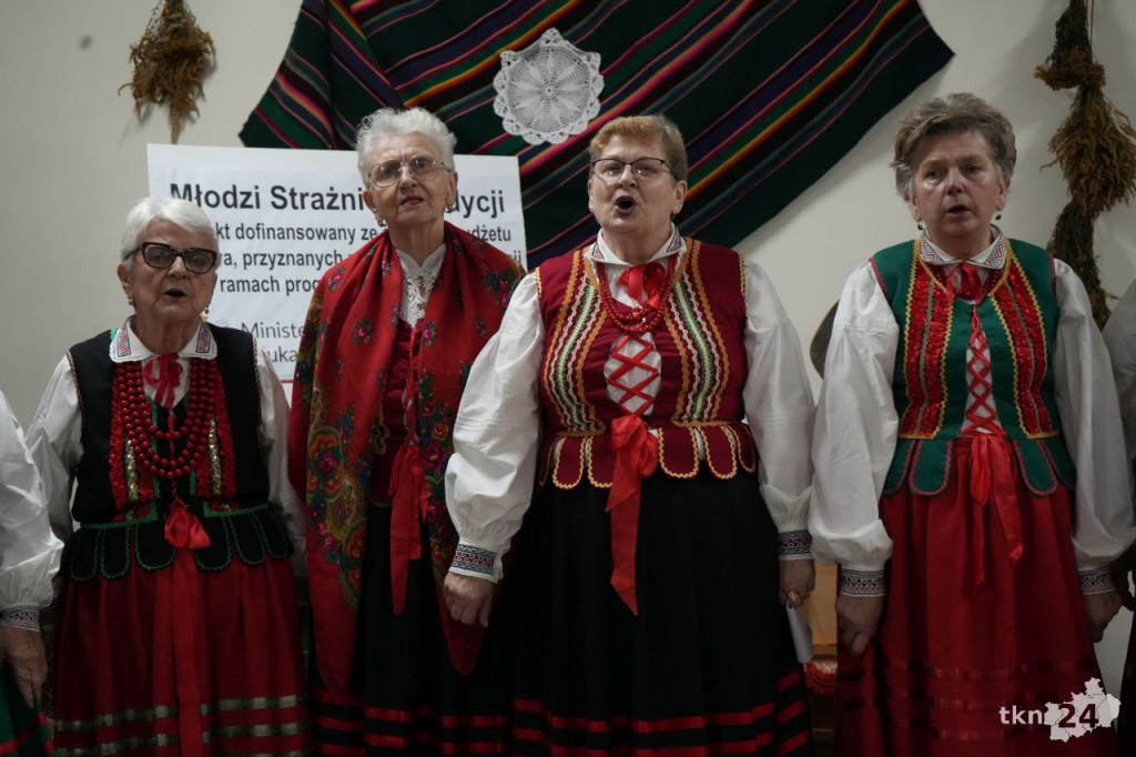 Młodzi Strażnicy Tradycji zaprezentowali rękodzieła w Dziebałtowie [wideo, zdjęcia]