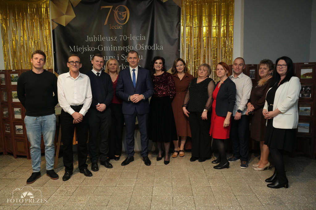 Uroczysta gala 70-lecia MGOKiS w Stąporkowie z koncertem Piotra Salaty [zdjęcia]