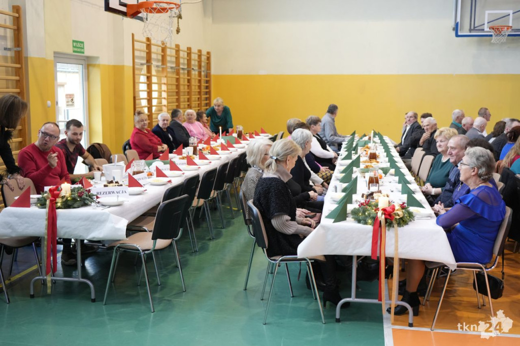 W gminie Smyków pamiętali o zapomnianych. Wigilia dla samotnych w Królewcu [wideo, zdjęcia]