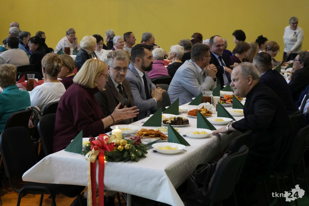 W gminie Smyków pamiętali o zapomnianych. Wigilia dla samotnych w Królewcu [wideo, zdjęcia]