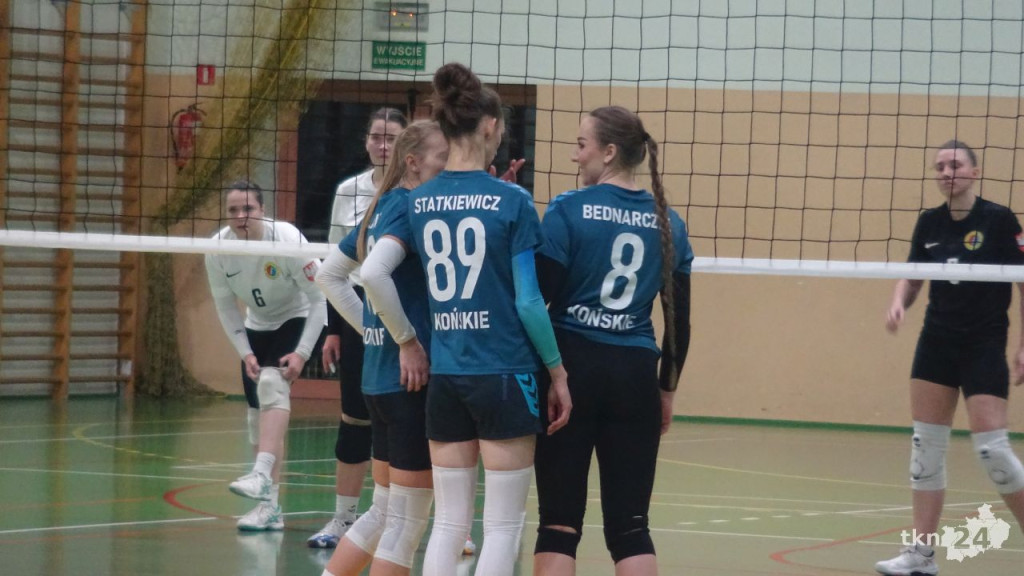 Koneckie siatkarki pokonują Sandomierz w ostatnim ligowym meczu [wideo, zdjęcia]