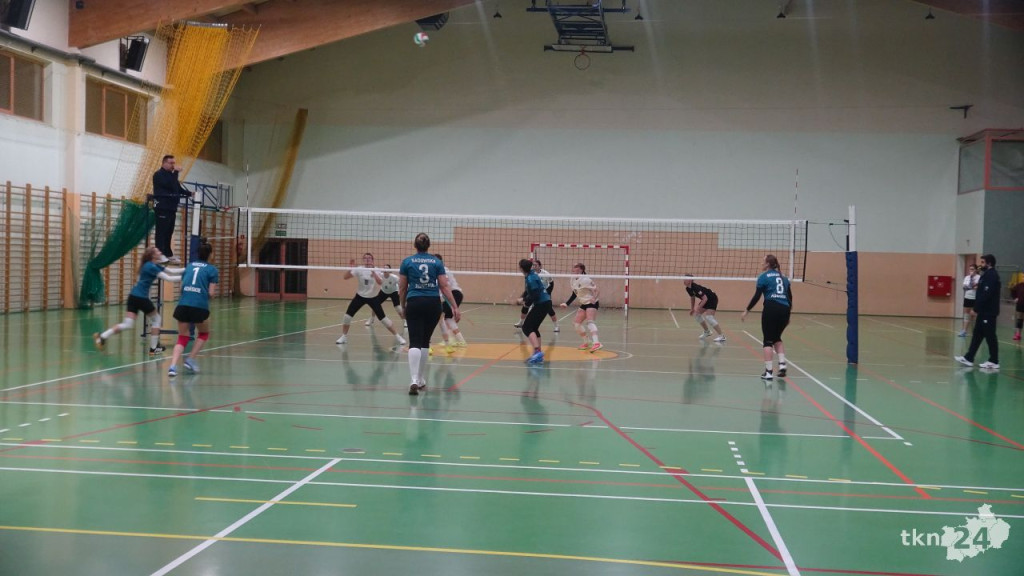 Koneckie siatkarki pokonują Sandomierz w ostatnim ligowym meczu [wideo, zdjęcia]