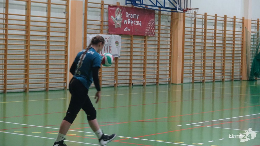 Koneckie siatkarki pokonują Sandomierz w ostatnim ligowym meczu [wideo, zdjęcia]