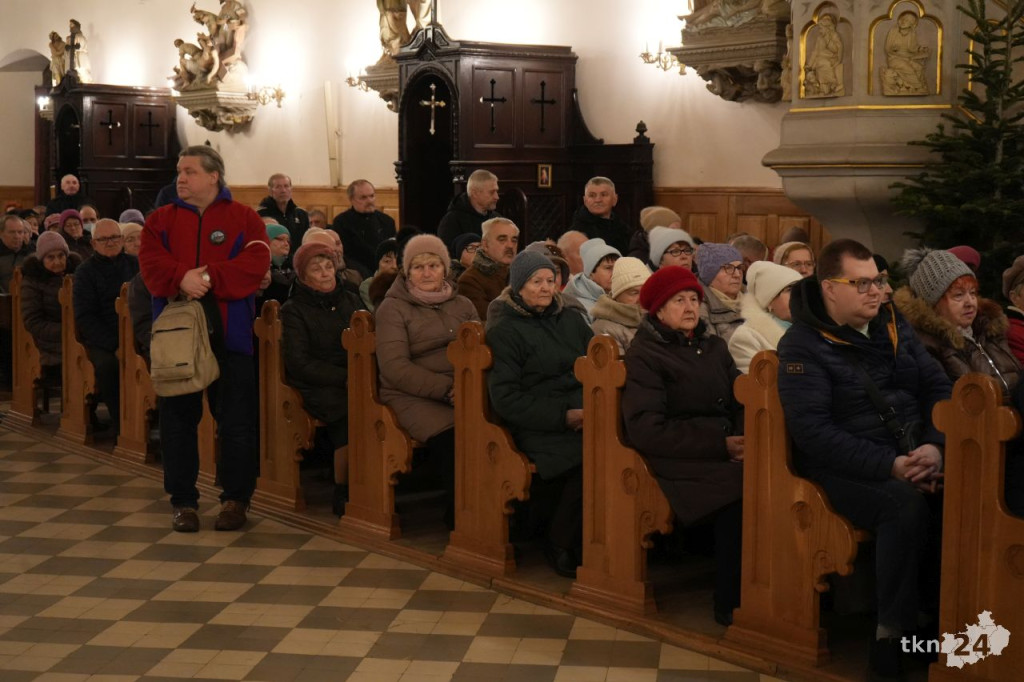 Relikwie św. Jana Pawła II zostały wprowadzone do kolegiaty św. Mikołaja w Końskich [wideo, zdjęcia]