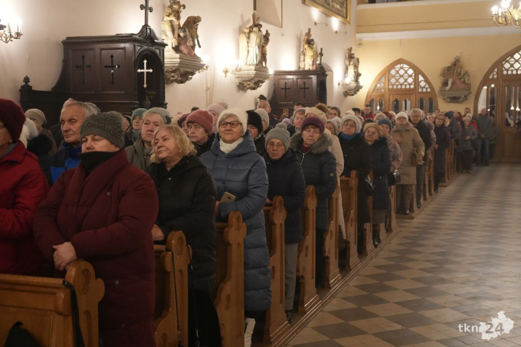 Relikwie św. Jana Pawła II zostały wprowadzone do kolegiaty św. Mikołaja w Końskich [wideo, zdjęcia]