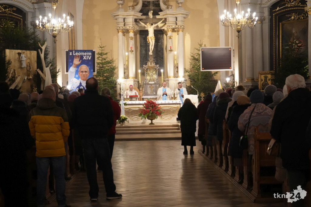 Relikwie św. Jana Pawła II zostały wprowadzone do kolegiaty św. Mikołaja w Końskich [wideo, zdjęcia]