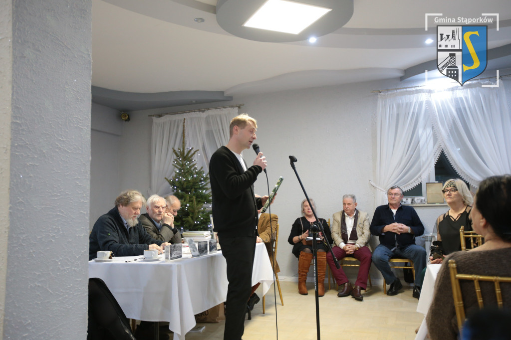 Historia regionu na kartach `Almanachu Świętokrzyskiego` - spotkanie w Czarnieckiej Górze [zdjęcia]