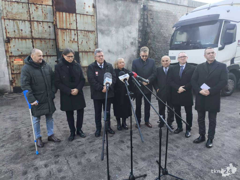 Wojewoda podsumowuje akcję usunięcia odpadów. Radny Skowron atakuje posła Goska [wideo, zdjęcia]