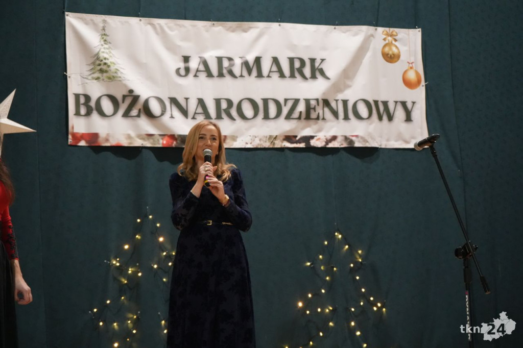 II Jarmark Bożonarodzeniowy w Gowarczowie z występami, wystawą i dobrym jedzeniem [wideo, zdjęcia]