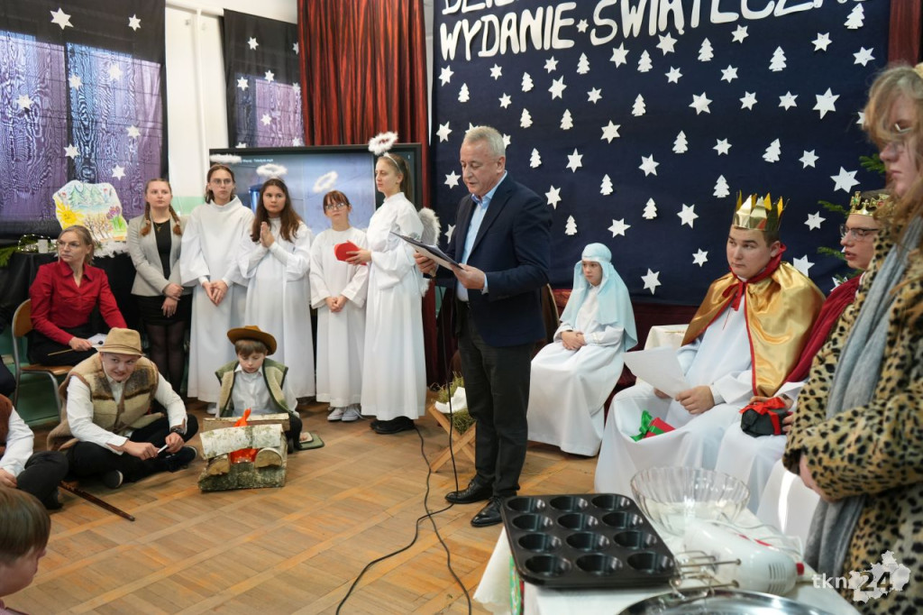 Jasełka w formie programu śniadaniowego. SOSW w Baryczy w klimacie świątecznym [wideo, zdjęcia]