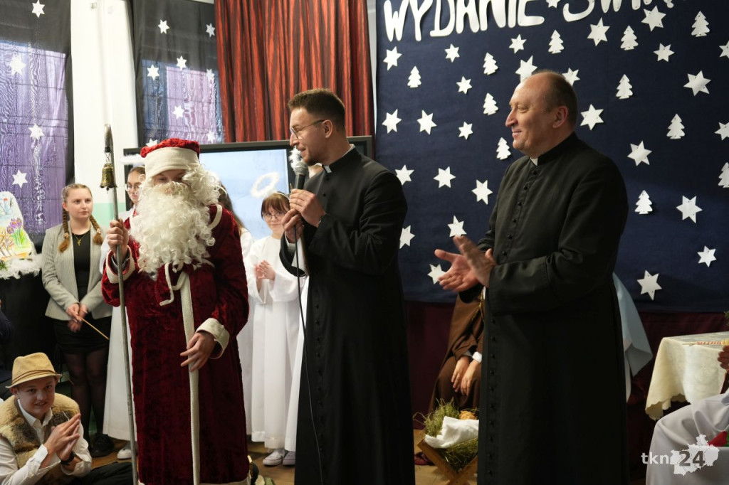 Jasełka w formie programu śniadaniowego. SOSW w Baryczy w klimacie świątecznym [wideo, zdjęcia]