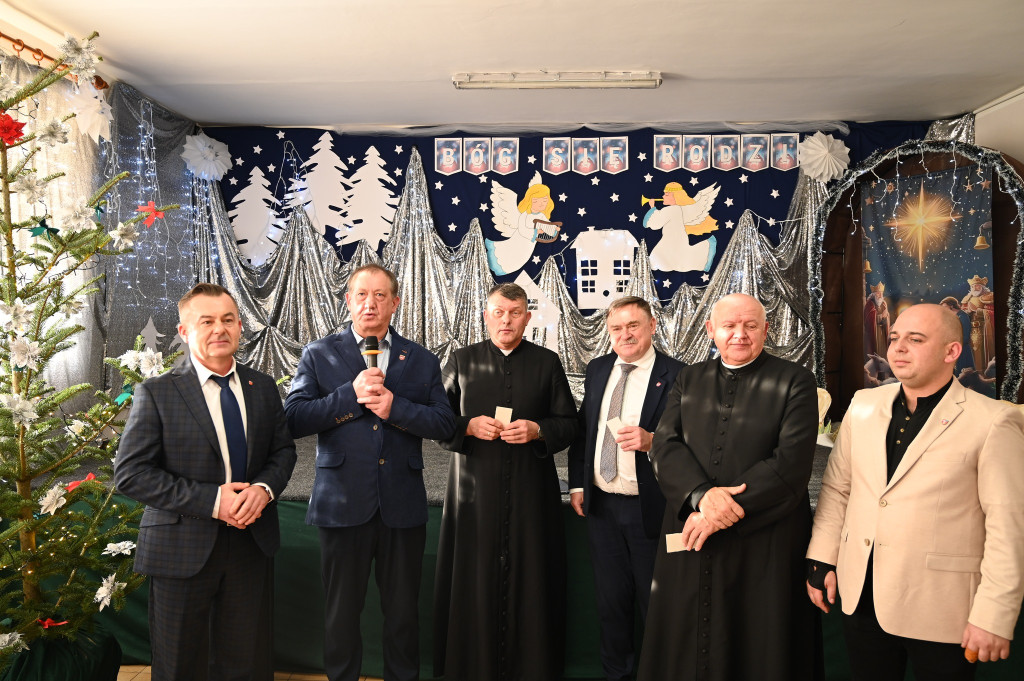Świąteczne spotkanie w Klubie Seniora w Pilczycy [zdjęcia]