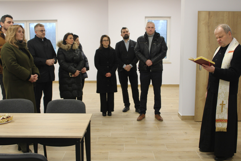 Nowa świetlica wiejska oficjalnie otwarta w Adamowie w gminie Smyków [zdjęcia]