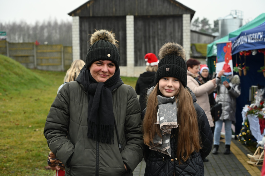 Magia świąt w Słupi Koneckiej. To był piękny kiermasz [zdjęcia]