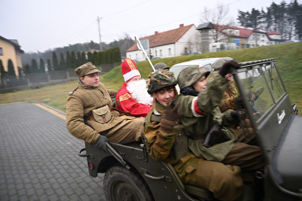 Magia świąt w Słupi Koneckiej. To był piękny kiermasz [zdjęcia]