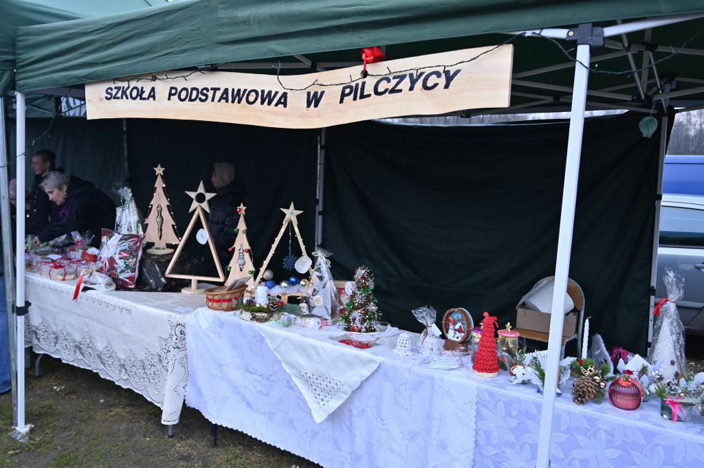 Magia świąt w Słupi Koneckiej. To był piękny kiermasz [zdjęcia]