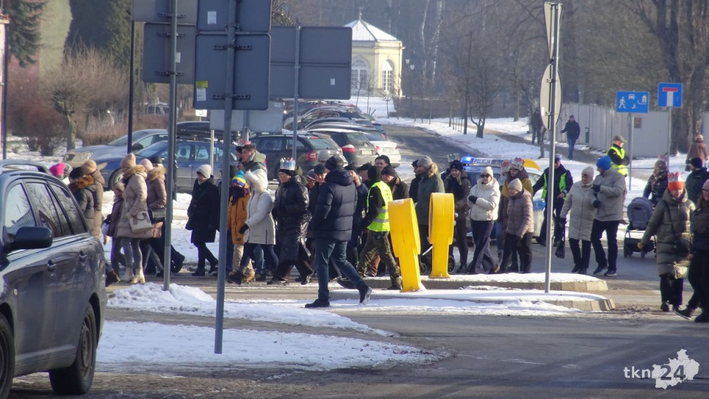 Królowie pokłonili się dzieciątku Jezus. X Orszak w Końskich [wideo, zdjęcia]