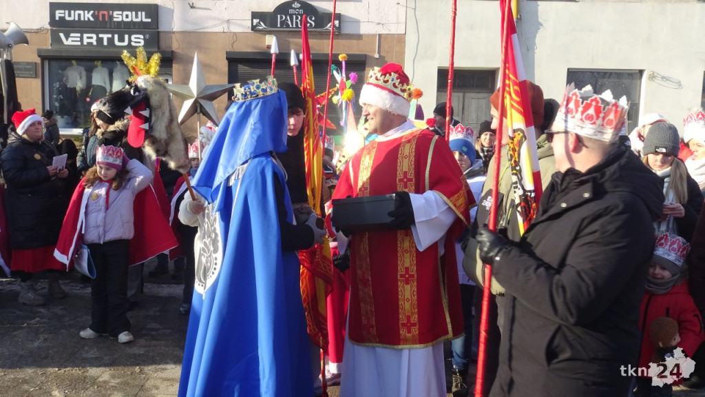Królowie pokłonili się dzieciątku Jezus. X Orszak w Końskich [wideo, zdjęcia]
