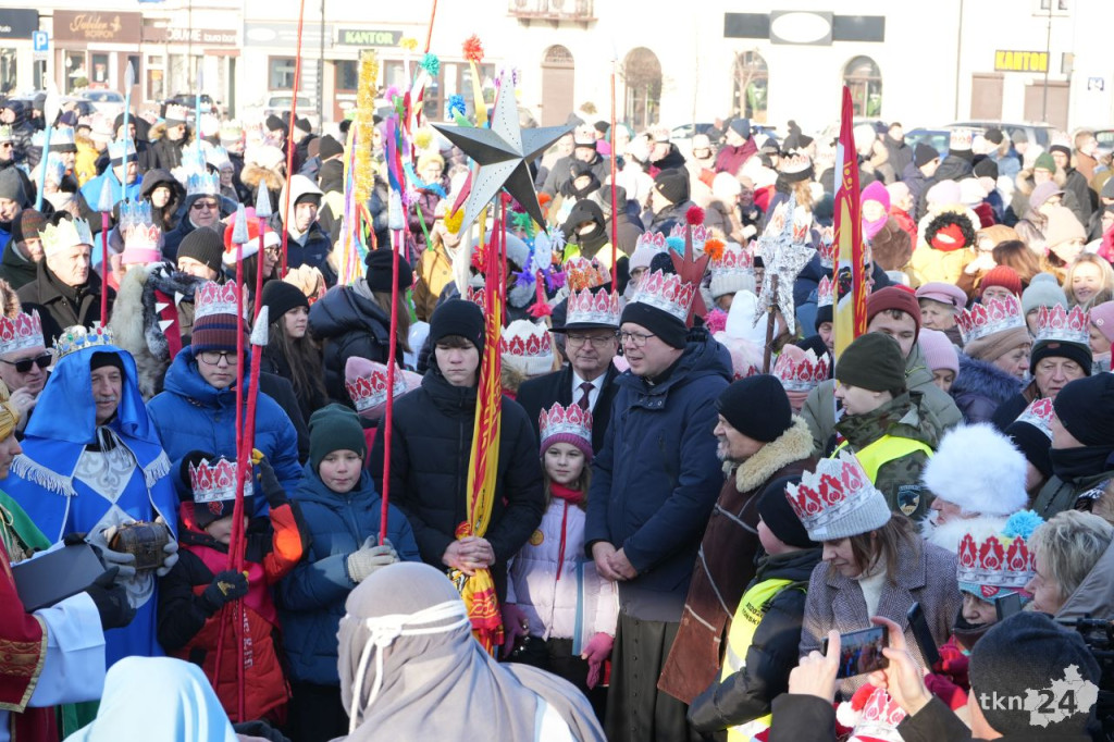 Królowie pokłonili się dzieciątku Jezus. X Orszak w Końskich [wideo, zdjęcia]