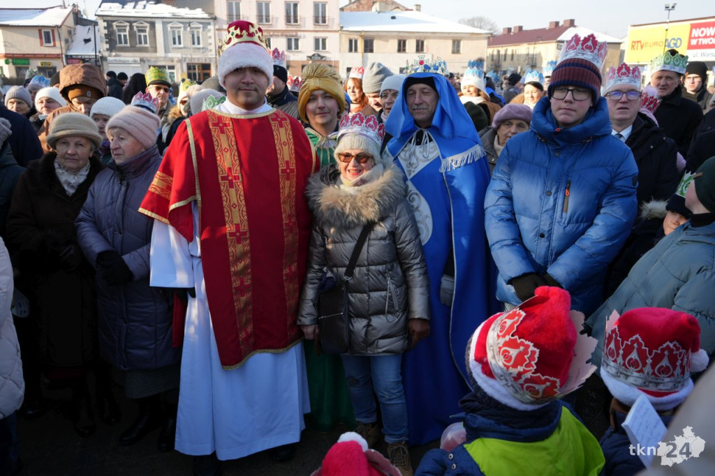 Królowie pokłonili się dzieciątku Jezus. X Orszak w Końskich [wideo, zdjęcia]