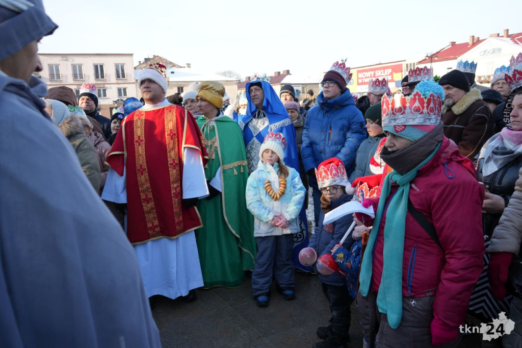 Królowie pokłonili się dzieciątku Jezus. X Orszak w Końskich [wideo, zdjęcia]