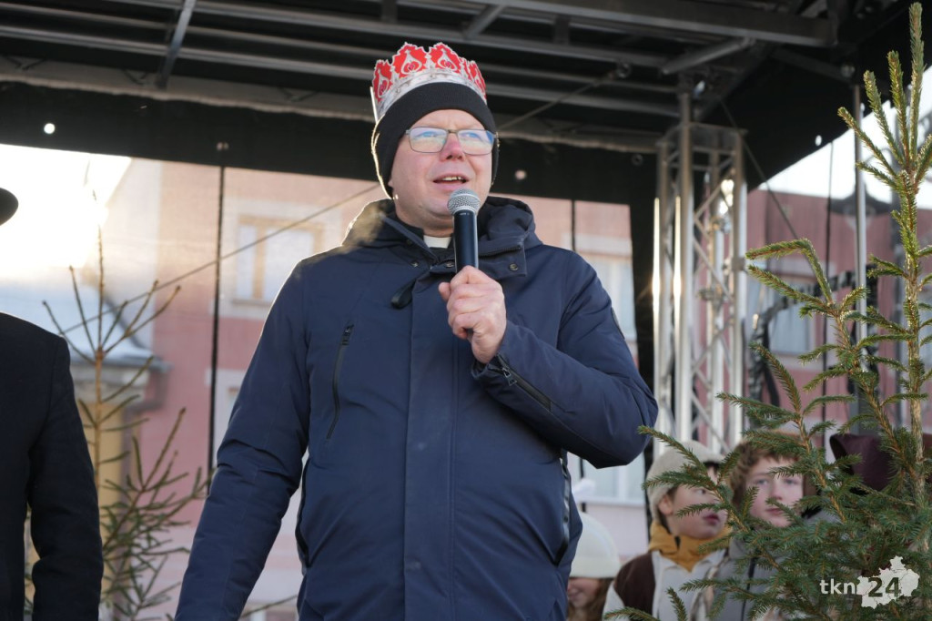 Królowie pokłonili się dzieciątku Jezus. X Orszak w Końskich [wideo, zdjęcia]