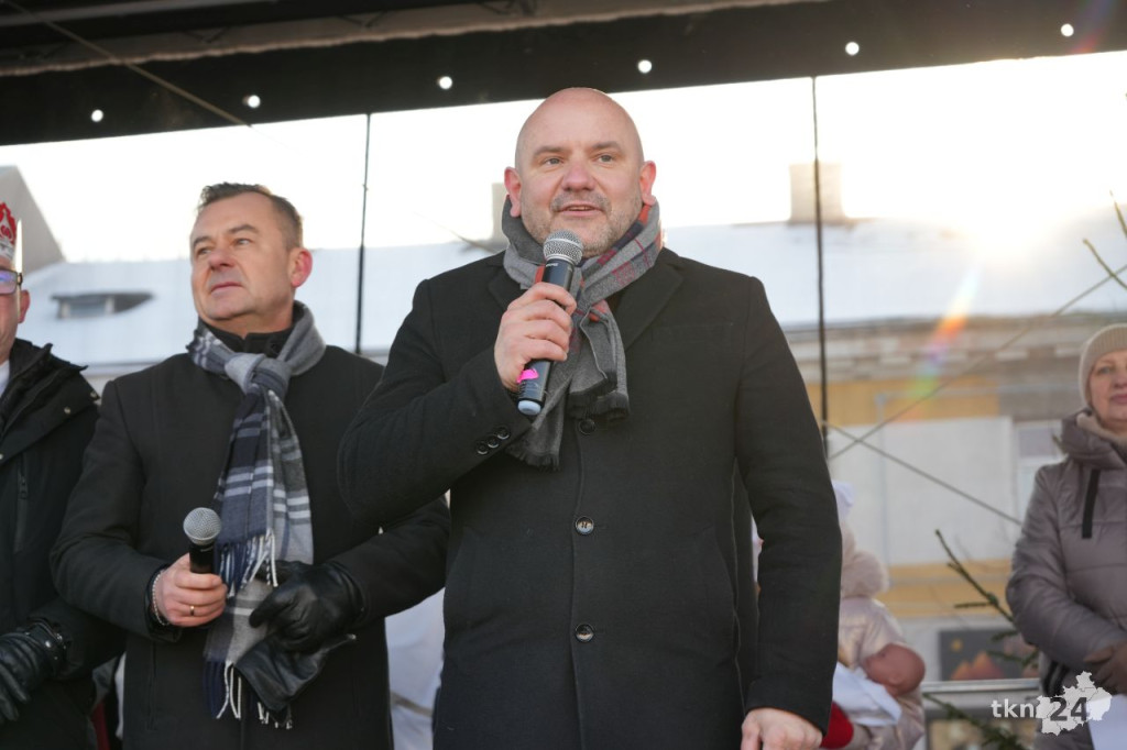 Królowie pokłonili się dzieciątku Jezus. X Orszak w Końskich [wideo, zdjęcia]