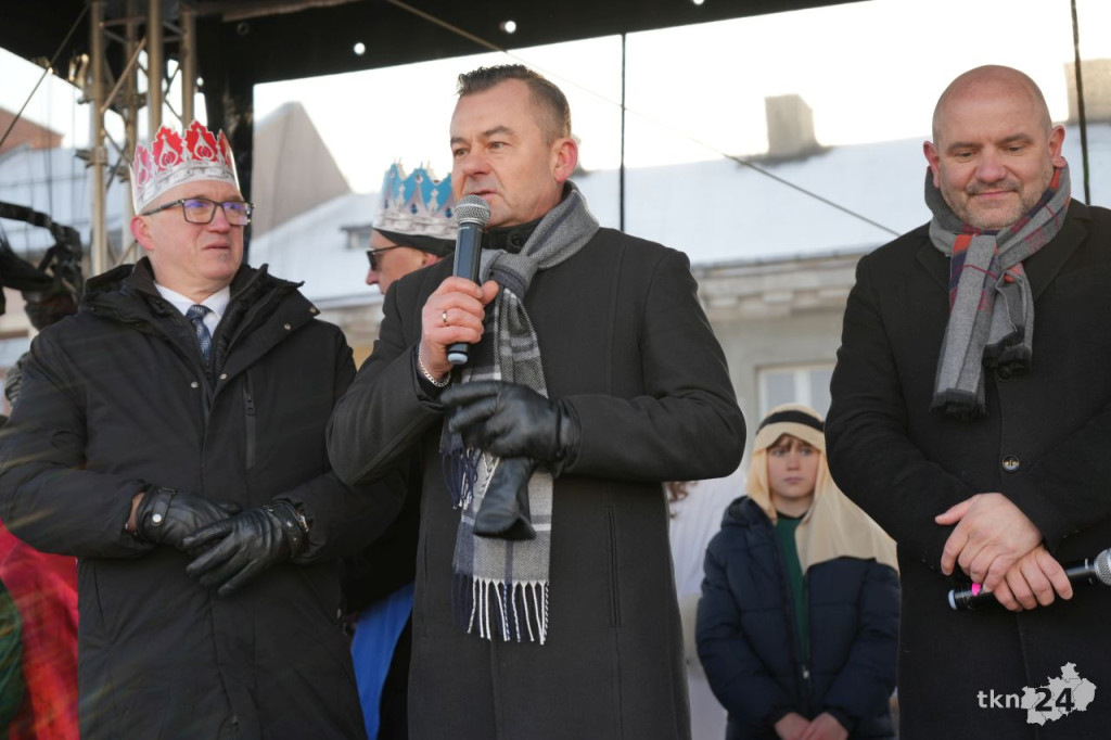 Królowie pokłonili się dzieciątku Jezus. X Orszak w Końskich [wideo, zdjęcia]