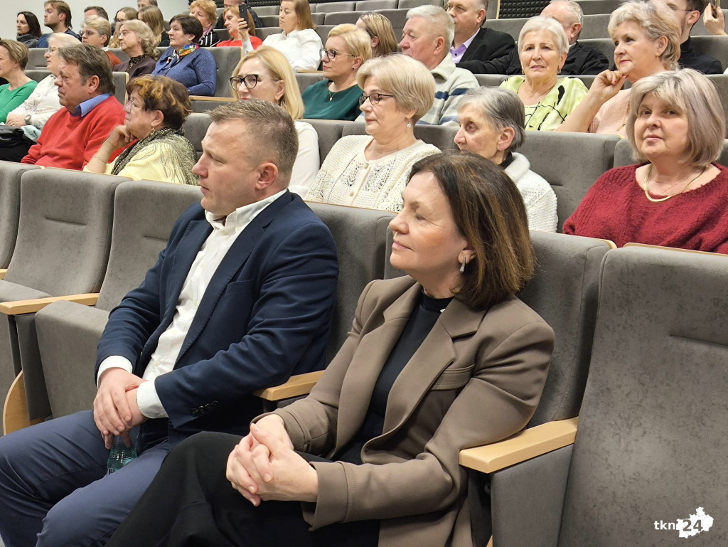 Lokalna poetka na start Domu Kultury. Spotkanie autorskie z Barbarą Ogonowską [wideo, zdjęcia]
