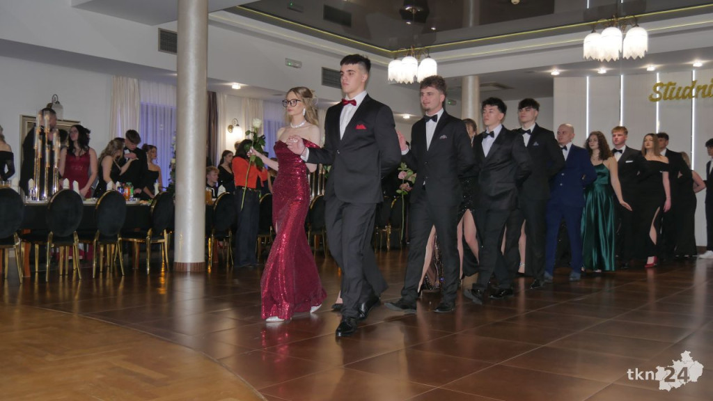Tak się bawi Stary Ogólniak! Pełna relacja WIDEO ze Studniówki 2026 [wideo, zdjęcia]