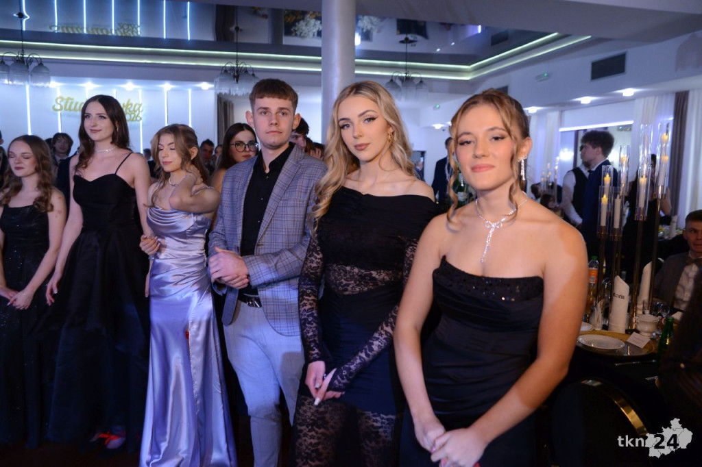 Tak się bawi Stary Ogólniak! Pełna relacja WIDEO ze Studniówki 2026 [wideo, zdjęcia]