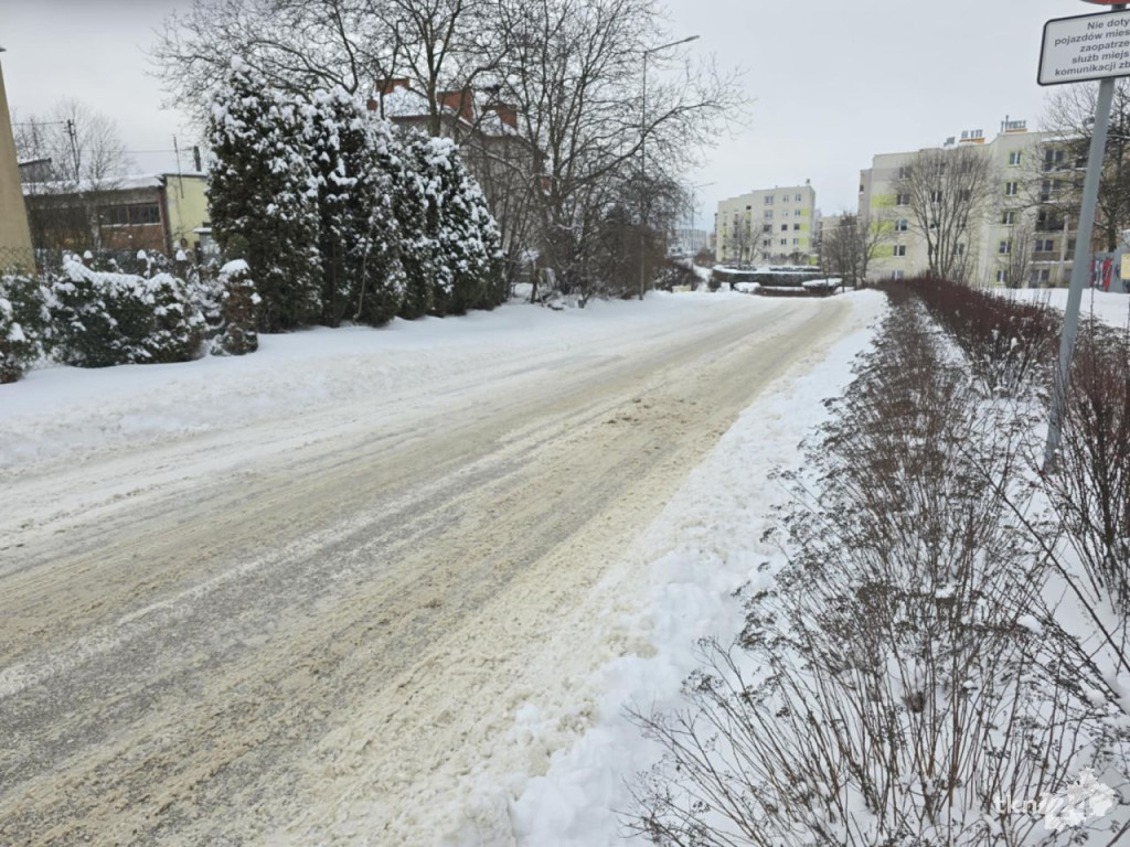 Kto odpowiada za odśnieżanie chodników? Czy trzeba zakładać raki idąc na miasto?
