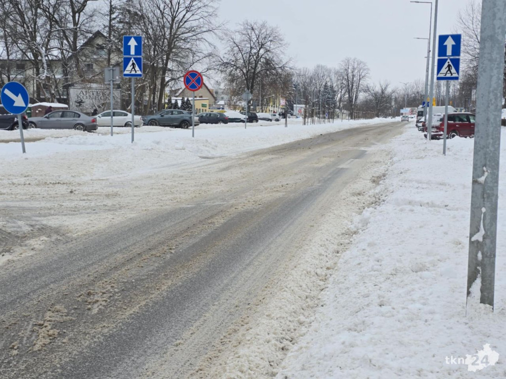 Kto odpowiada za odśnieżanie chodników? Czy trzeba zakładać raki idąc na miasto?