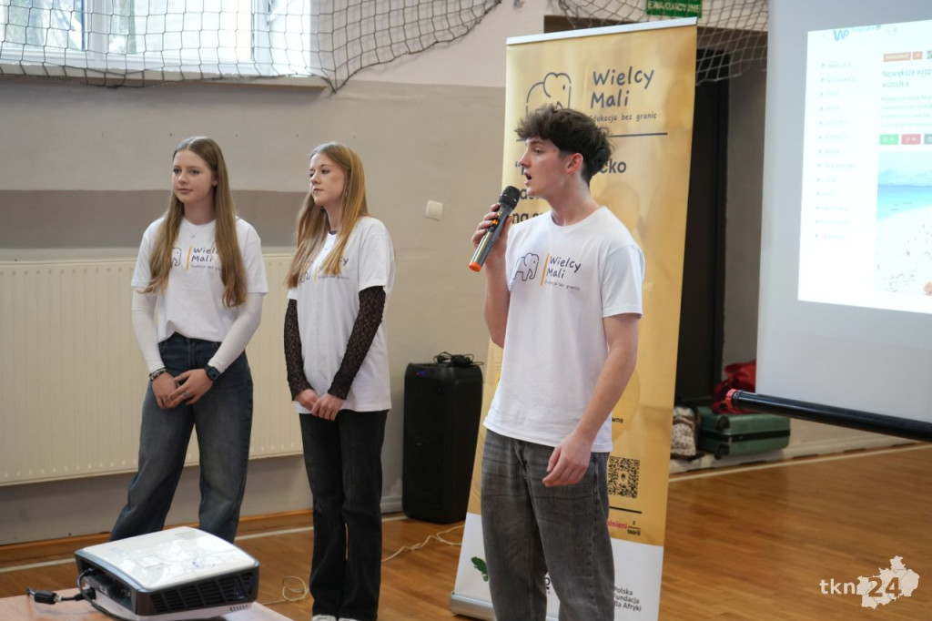 Edukacja w Tanzanii tematem prelekcji w II Liceum Ogólnokształcącym w Końskich [wideo, zdjęcia]
