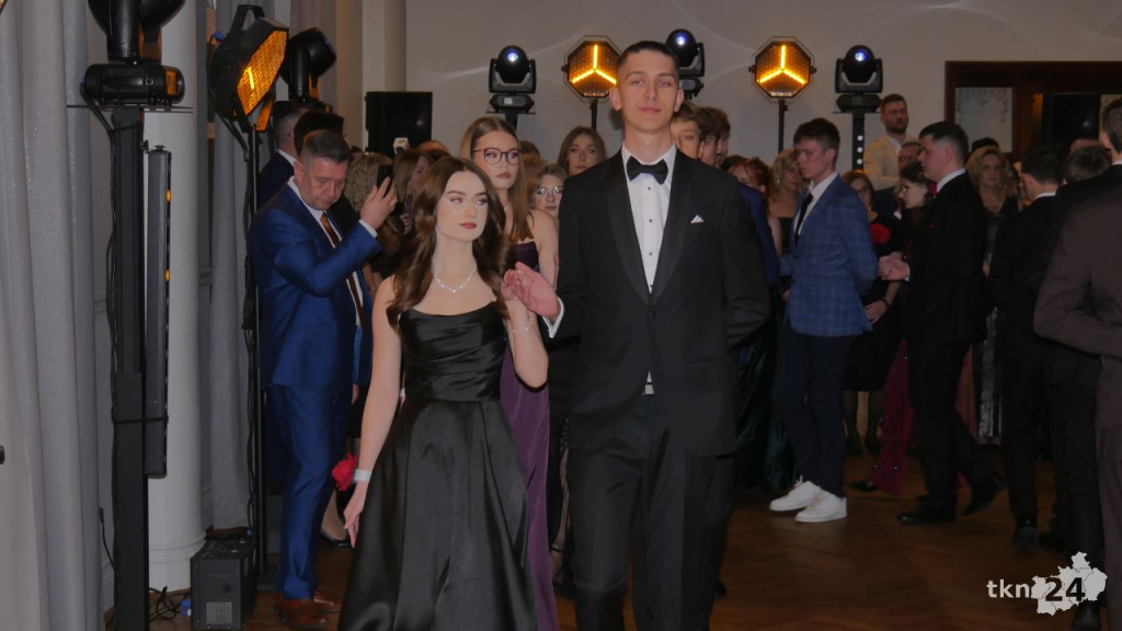 Piękny bal na ponad sto osób! Zobaczcie relację ze studniówki Górki ze Stąporkowa [wideo, zdjęcia]