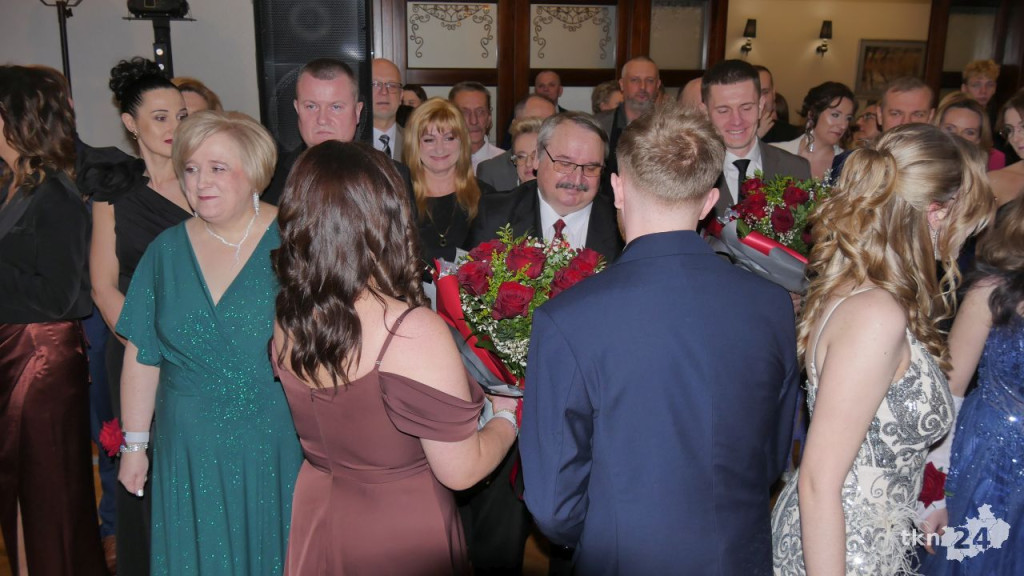 Piękny bal na ponad sto osób! Zobaczcie relację ze studniówki Górki ze Stąporkowa [wideo, zdjęcia]