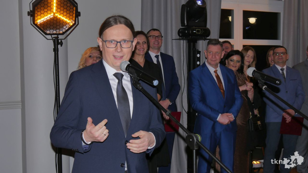 Piękny bal na ponad sto osób! Zobaczcie relację ze studniówki Górki ze Stąporkowa [wideo, zdjęcia]