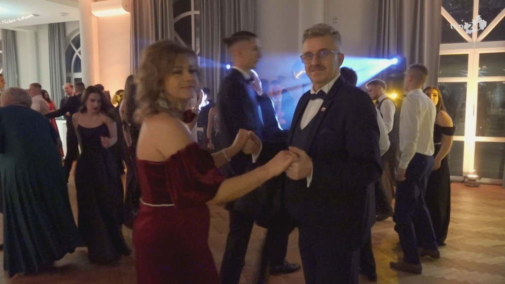 Piękny bal na ponad sto osób! Zobaczcie relację ze studniówki Górki ze Stąporkowa [wideo, zdjęcia]