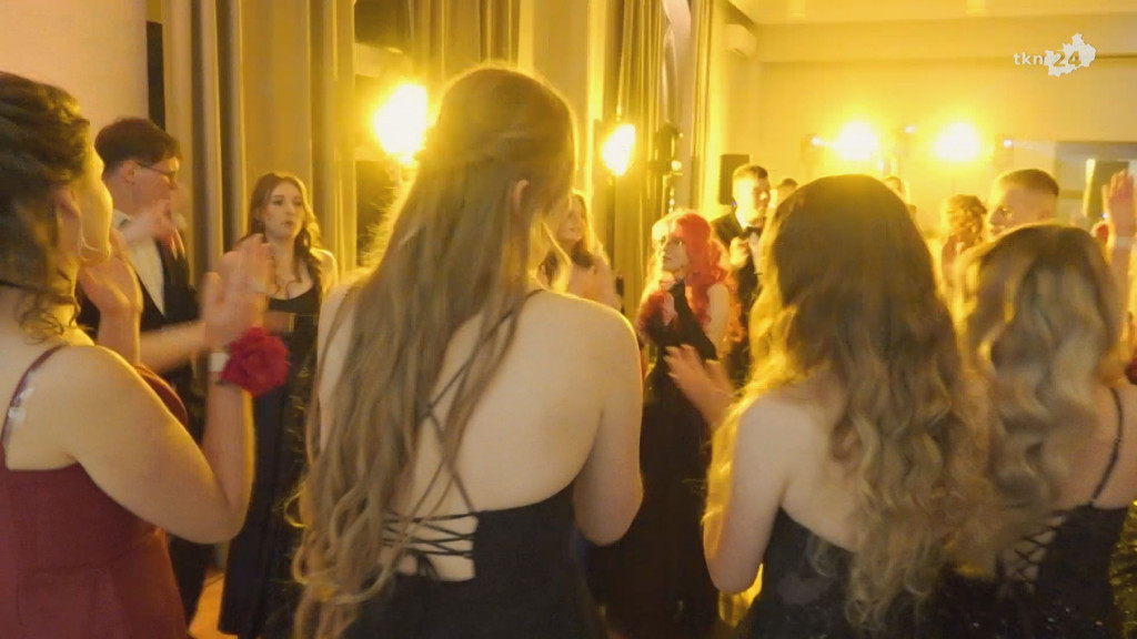 Piękny bal na ponad sto osób! Zobaczcie relację ze studniówki Górki ze Stąporkowa [wideo, zdjęcia]