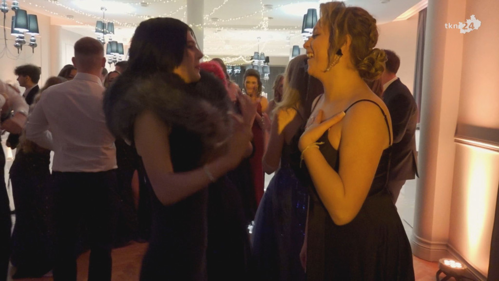 Piękny bal na ponad sto osób! Zobaczcie relację ze studniówki Górki ze Stąporkowa [wideo, zdjęcia]