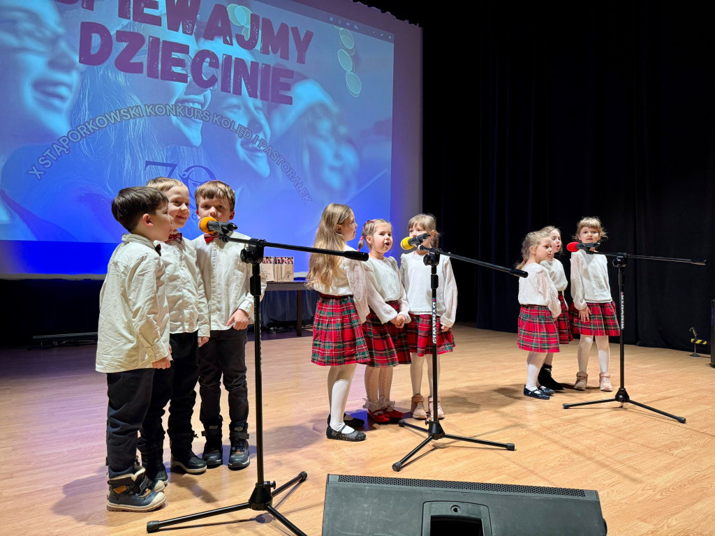 X Stąporkowski Konkurs Kolęd i Pastorałek `Śpiewajmy Dziecinie`. Znamy zwycięzców [zdjęcia]