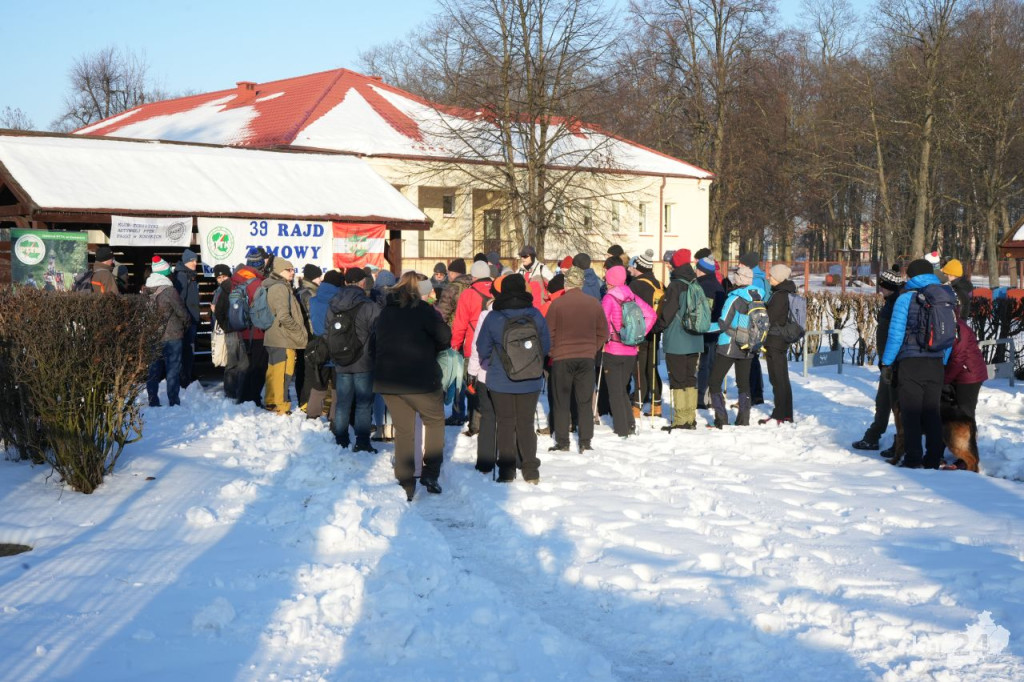 Około 100 piechurów wyruszyło na 39. Rajd Zimowy PTTK Końskie [wideo, zdjęcia]