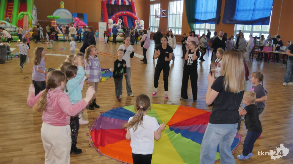 Wiele atrakcji na ferie w Radoszycach. Hala Sportowa wypełniła się najmłodszymi mieszkańcami [wideo, zdjęcia]