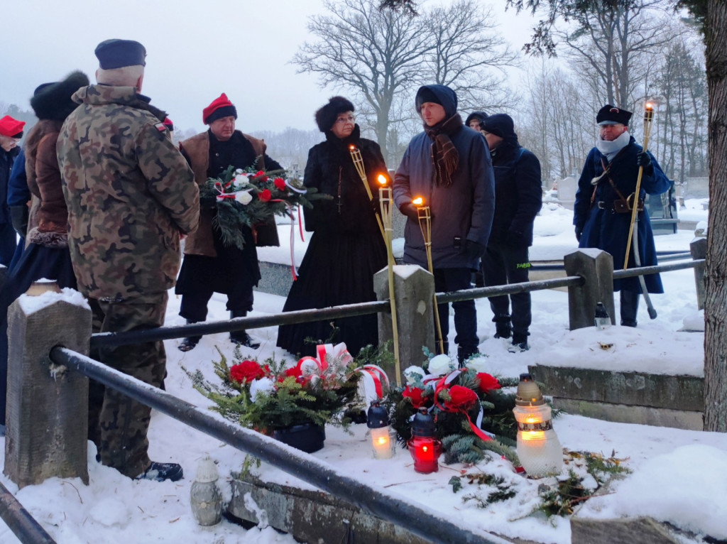 Hołd powstańcom styczniowym. Rocznicowe uroczystości w Czarnej [zdjęcia]