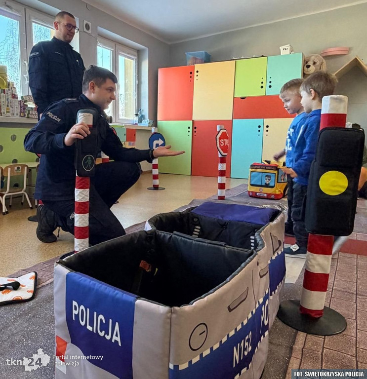 Koneccy policjanci edukowali w przedszkolu
