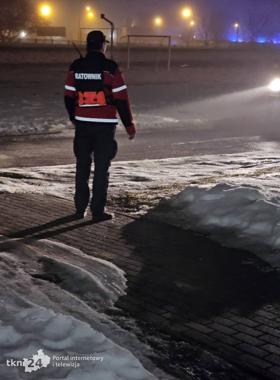 Pożar przy Warszawskiej 46. Mieszkańcy trafili do hali sportowej przy SP 1